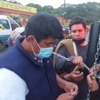 Camacho usa cadenas para forzar al pueblo de Santa Cruz a acatar un nocivo paro cívico